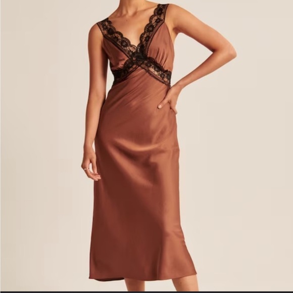 Abercrombie lace and satin slip dress - Picture 2 of 4